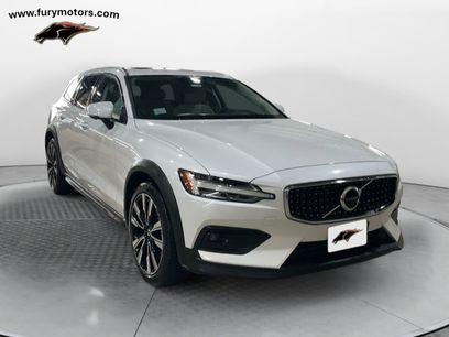 Used 2021 Volvo V60 T5 Cross Country w/ Advanced Package