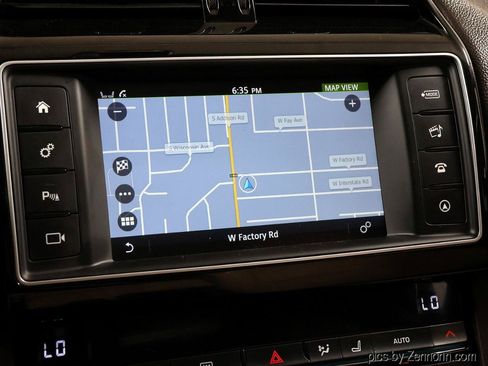 Used 2017 Jaguar F-PACE Prestige AWD/4WD image 19