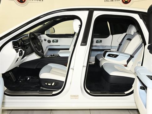 Used 2023 Rolls-Royce Ghost Black Badge w/ Black Badge Ghost Package image 91