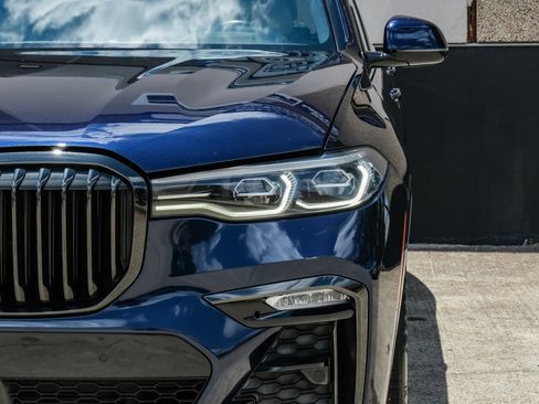 Used 2021 BMW X7 xDrive40i w/ M Sport Package AWD/4WD image 49