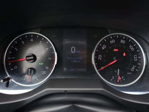 Used 2021 Toyota RAV4 XLE Premium image 10