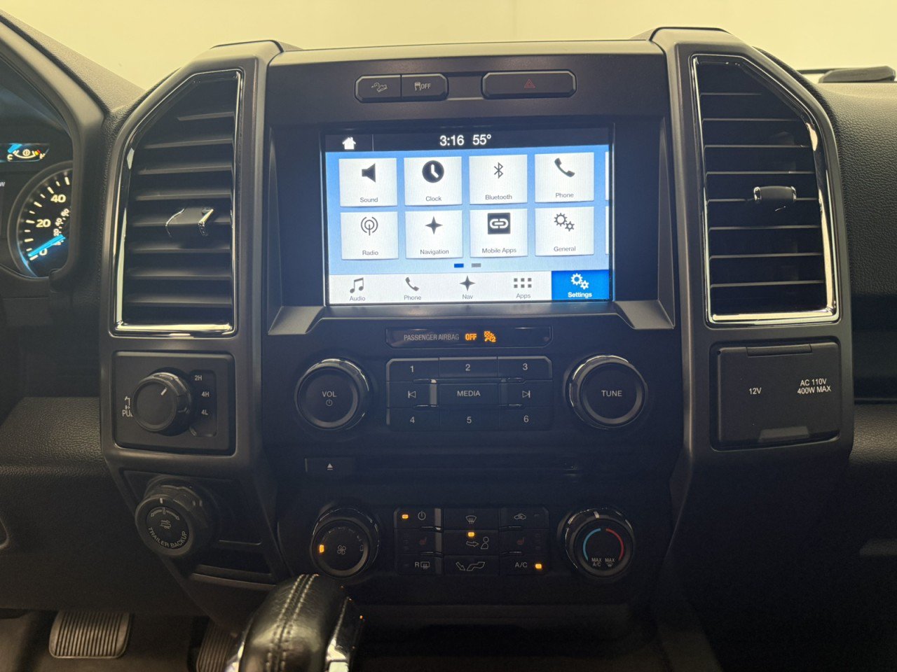 Used 2017 Ford F150 XLT w/ Equipment Group 302A Luxury AWD/4WD image 19