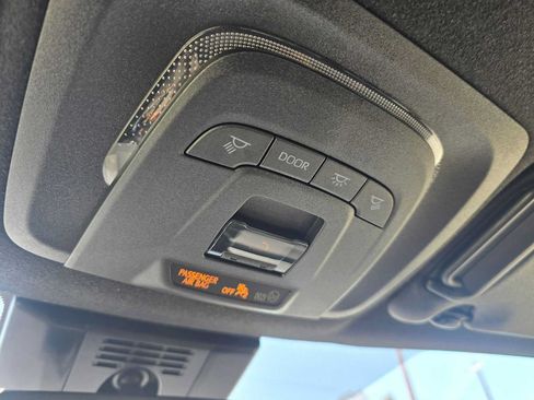 Used 2025 Toyota Corolla SE w/ Convenience Package FWD image 33