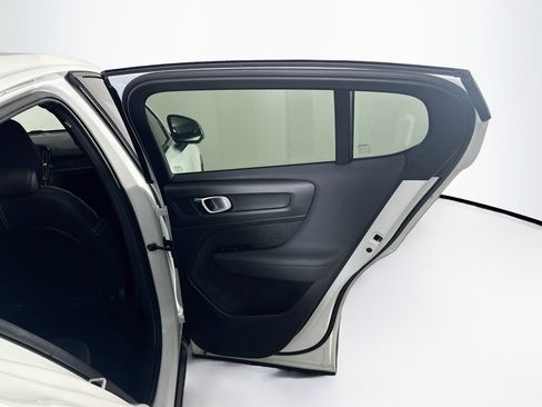 Used 2023 Volvo C40 P8 Recharge Plus AWD/4WD image 33