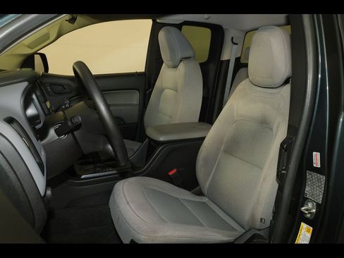 Used 2018 Chevrolet Colorado W/T w/ WT Convenience Package RWD image 19