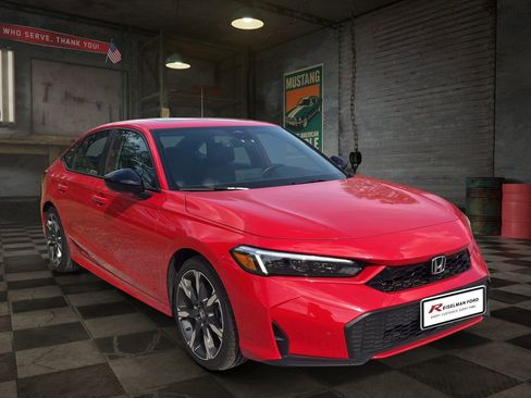 Used 2025 Honda Civic Sport Touring image 2