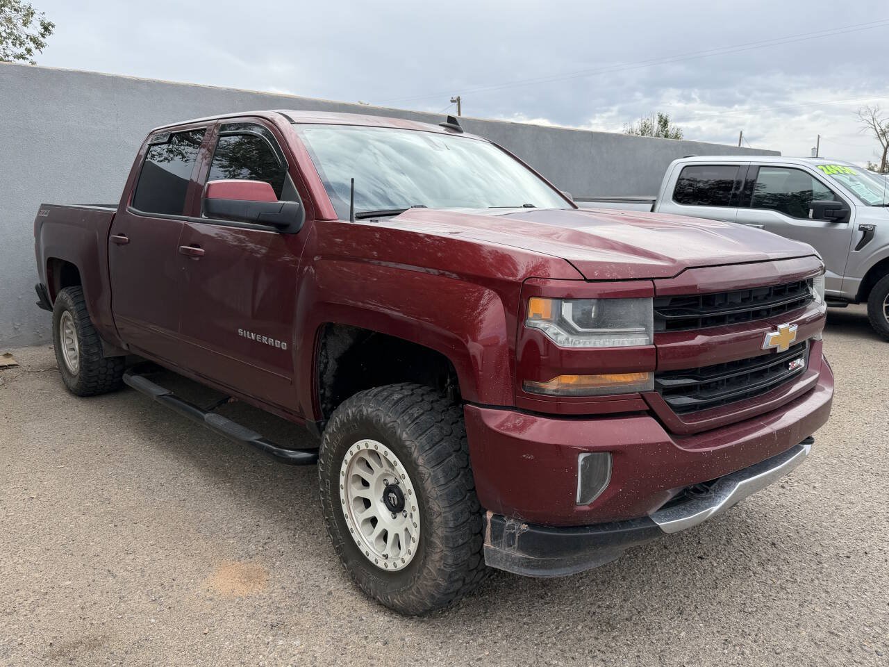 Used 2017 Chevrolet Silverado 1500 LT w/ All Star Edition AWD/4WD image 2
