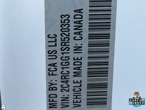 Used 2025 Chrysler Pacifica Limited FWD image 13