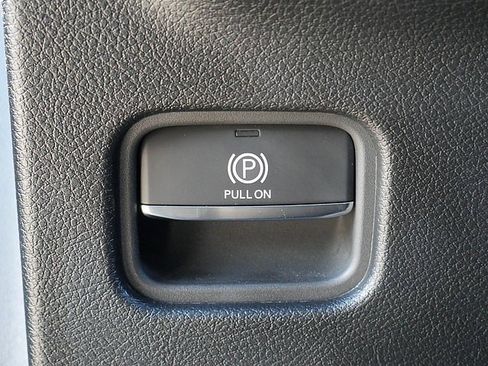 Used 2025 Jeep Grand Cherokee Altitude image 27