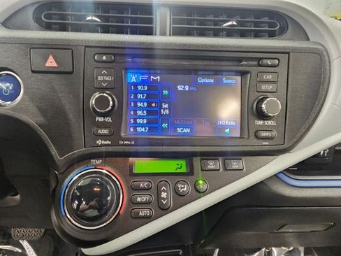 Used 2012 Toyota Prius C One image 15