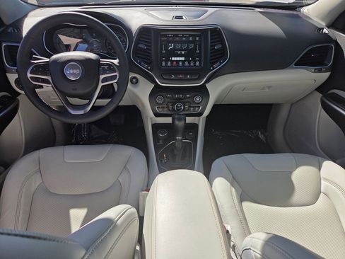 Used 2021 Jeep Cherokee Latitude Lux w/ Comfort/Convenience Group image 17