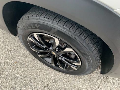 Used 2021 Chevrolet TrailBlazer LT w/ Driver Confidence Package AWD/4WD image 9