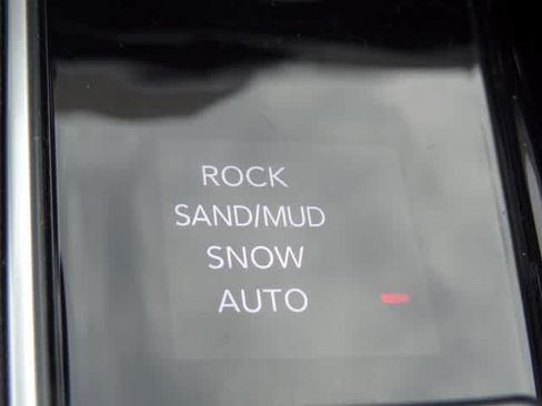 Used 2025 Jeep Compass Trailhawk AWD/4WD image 33
