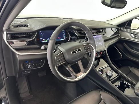 Used 2023 Jeep Grand Cherokee 4WD 4xe image 13