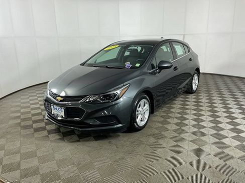 Used 2018 Chevrolet Cruze LT FWD image 4