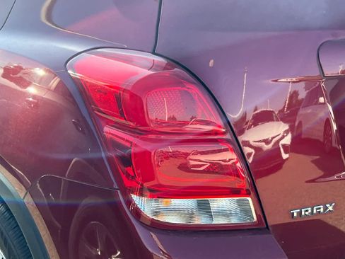 Used 2022 Chevrolet Trax LT w/ LT Convenience Package FWD image 20