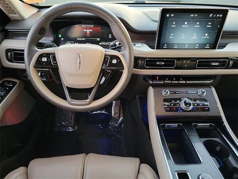 Used 2022 Lincoln Aviator Reserve w/ Equipment Group 201A image 4