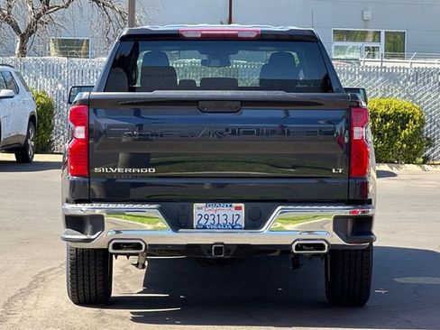 Used 2022 Chevrolet Silverado 1500 LT AWD/4WD image 5