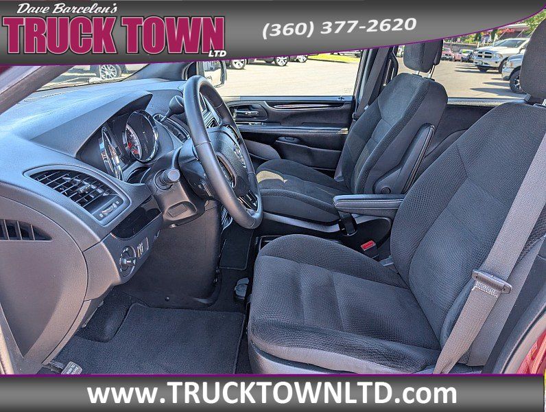 Used 2018 Dodge Grand Caravan SE FWD image 22