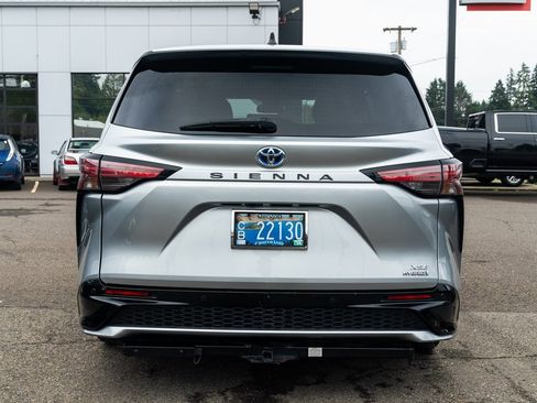 Used 2021 Toyota Sienna XSE image 5