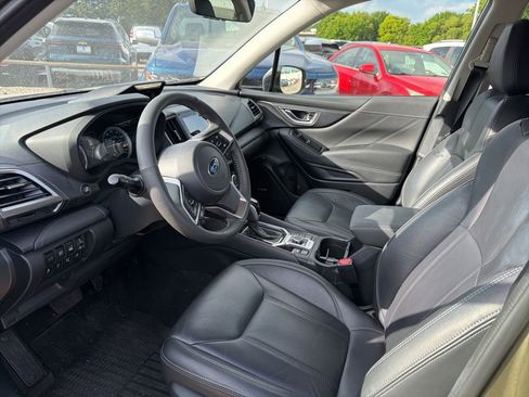 Used 2023 Subaru Forester Touring w/ Popular Package #2 AWD/4WD image 4