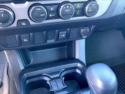 Used 2023 Toyota Tacoma SR AWD/4WD image 35
