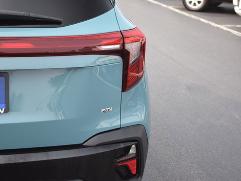 Used 2024 Kia Seltos EX image 6