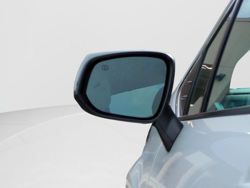 Used 2025 Toyota Sienna XLE FWD image 27