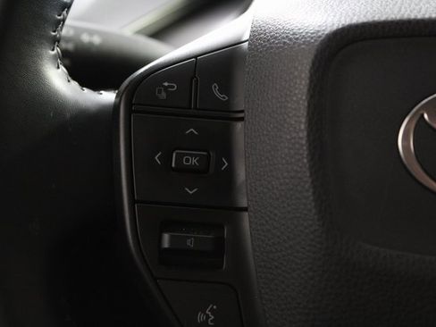 Used 2024 Toyota Prius LE image 18