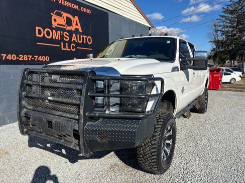 Used 2014 Ford F250 Lariat w/ Lariat Chrome Package image 11