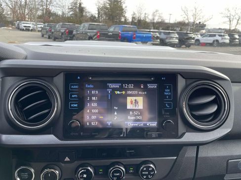 Used 2018 Toyota Tacoma TRD Sport image 25