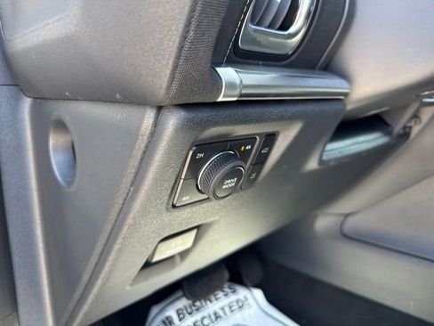 Used 2025 Ford Expedition Platinum AWD/4WD image 27