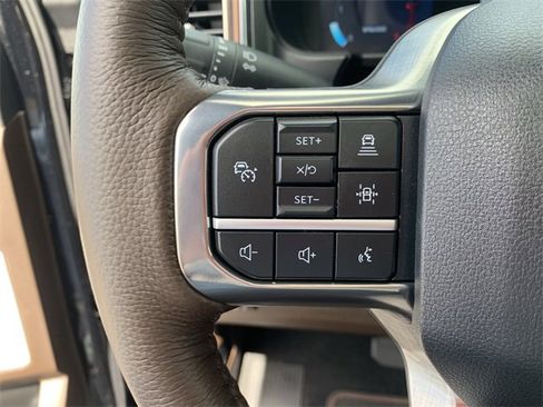 Used 2025 Ford F350 King Ranch w/ FX4 Off-Road Package image 32