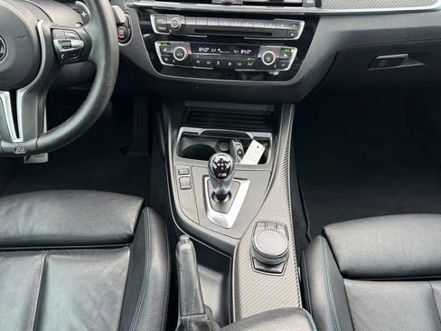 Used 2018 BMW M2 image 19