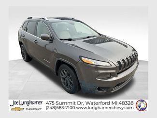 Used 2017 Jeep Cherokee Latitude w/ Safety/Convenience Group FWD 360° Tour
