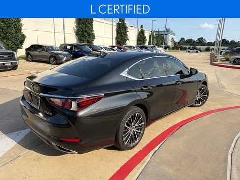 Used 2024 Lexus ES 350 w/ Premium Package FWD image 2