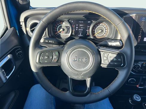 Used 2024 Jeep Gladiator Sport w/ Premium Package AWD/4WD image 26