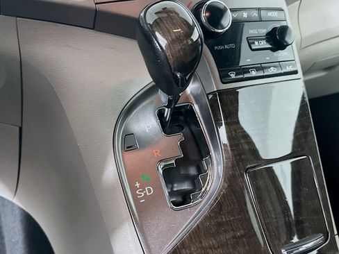 Used 2014 Toyota Venza LE w/ LE Convenience Package image 22