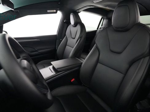 Used 2023 Tesla Model X Plaid image 4
