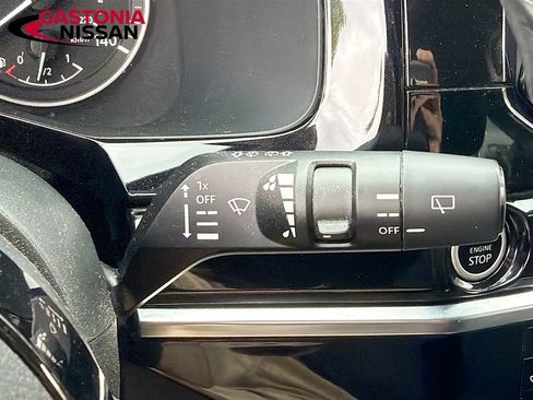 Used 2023 Nissan Pathfinder SV AWD/4WD image 25