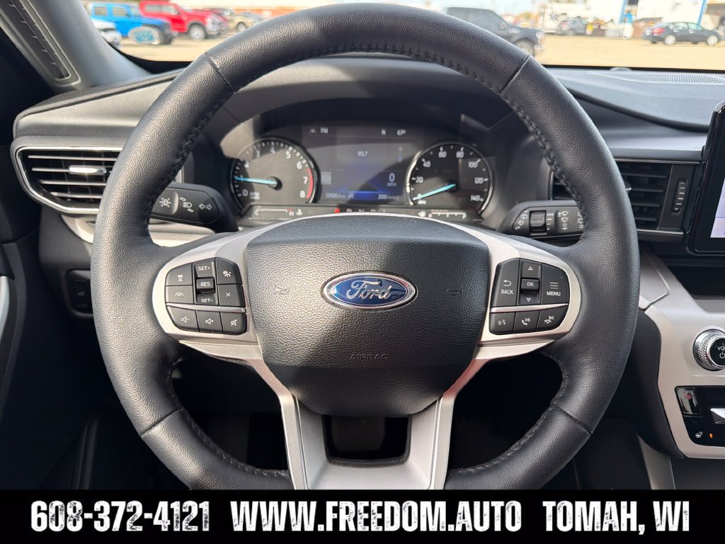 Used 2024 Ford Explorer XLT w/ Equipment Group 202A AWD/4WD image 15