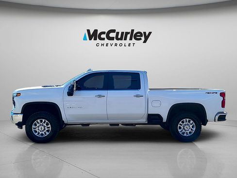 Used 2024 Chevrolet Silverado 2500 LTZ AWD/4WD image 4