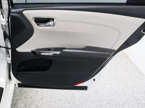 Used 2018 Toyota Avalon Limited FWD image 37