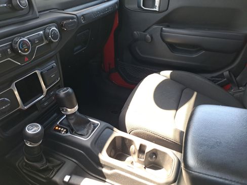 Used 2021 Jeep Wrangler Unlimited Sport image 22