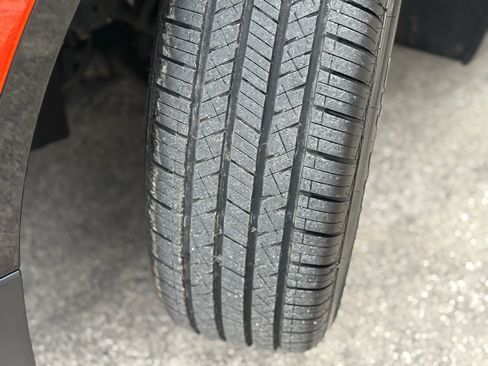 Used 2022 Chevrolet Equinox LT w/ Driver Convenience Package image 10