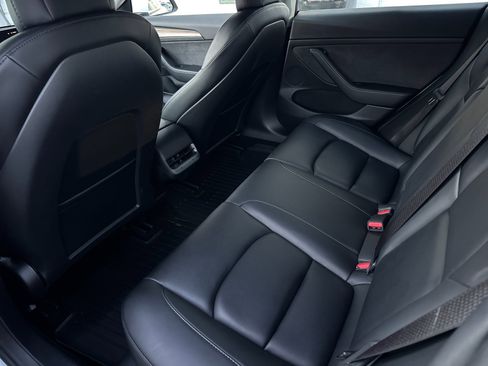 Used 2022 Tesla Model 3 image 12