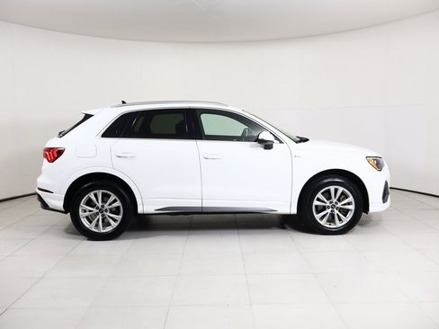 Used 2021 Audi Q3 2.0T Premium image 18