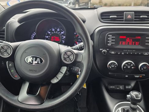 Used 2016 Kia Soul image 18