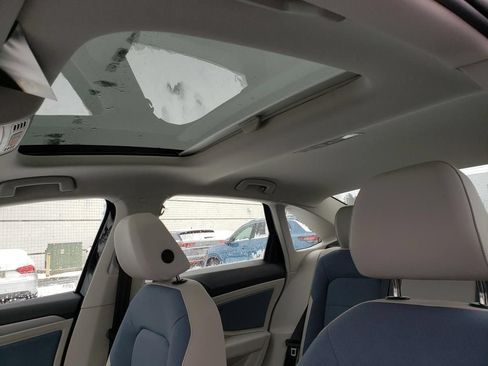 New 2026 Volkswagen Jetta SE FWD image 7
