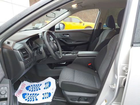 Used 2023 Nissan Rogue SV image 15